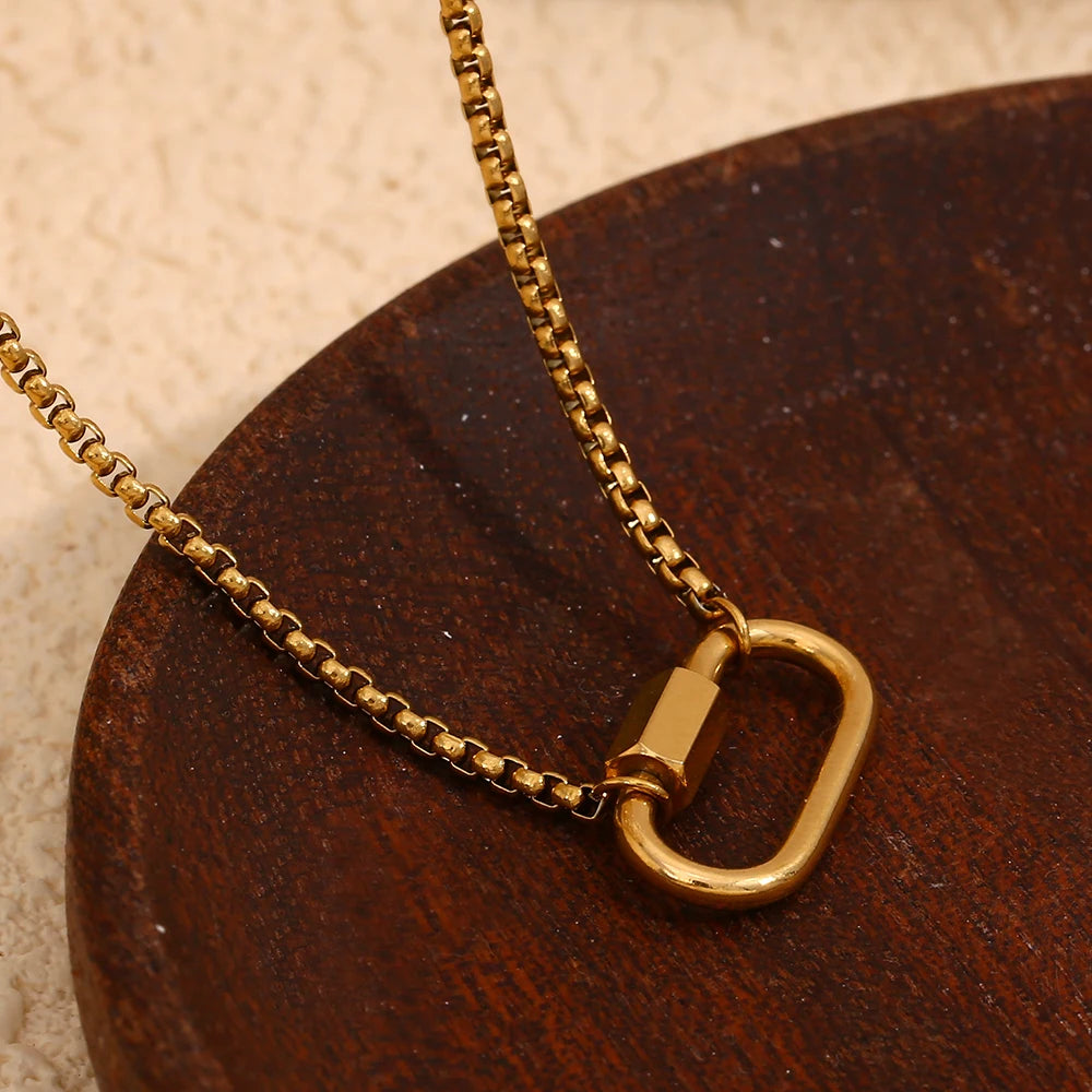Carabiner Oval Pendant Box Chain Necklace | 18K PVD Gold Stainless Steel