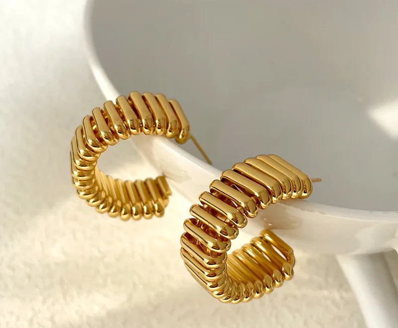 Minimalist Needle Hoops – Bold. Clean. Elevated.