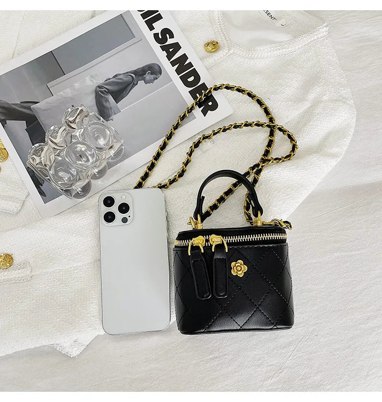 Small Shoulder Bucket Mini Bag Crossbody with Metal Chain – Trendy and Versatile Handbag