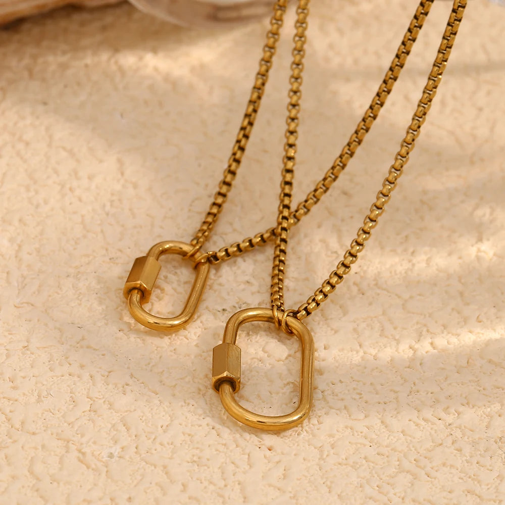 Carabiner Oval Pendant Box Chain Necklace | 18K PVD Gold Stainless Steel