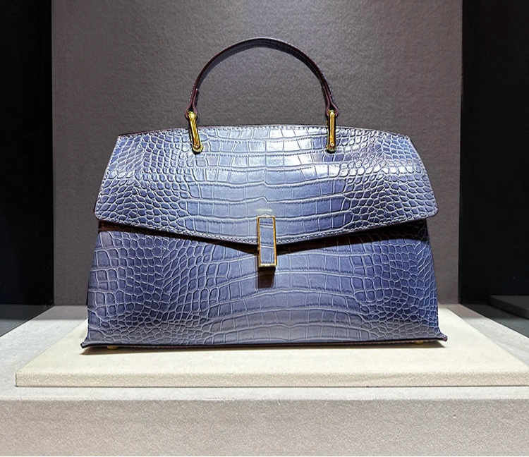 Shell-Shaped Crocodile Pattern Leather Bag – Luxe Texture, Bold Silhouette