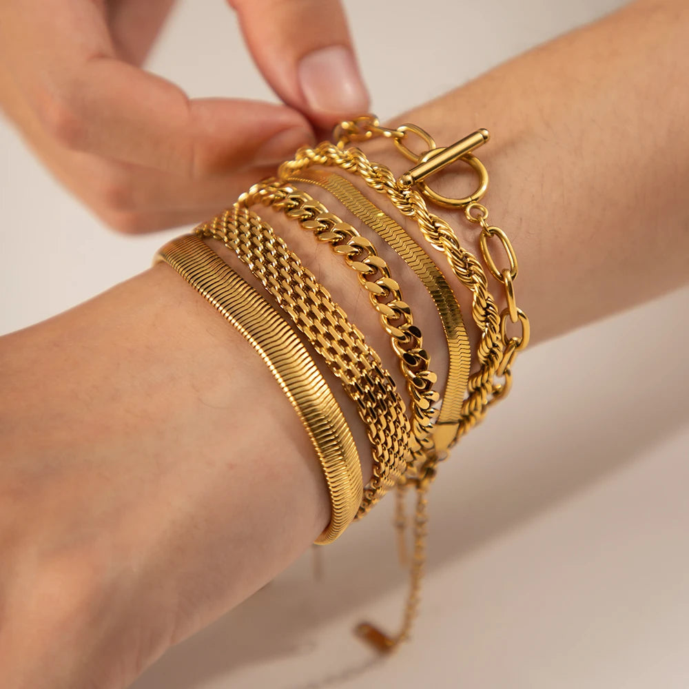 Paperclip Chain Bracelet | 18K Gold Rectangular Link | The PM Edit