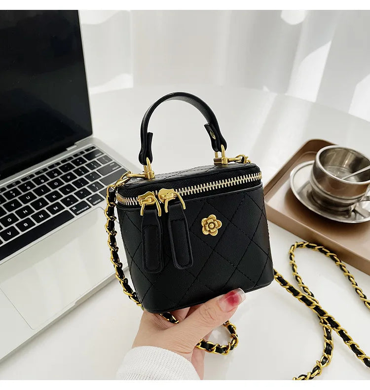 Small Shoulder Bucket Mini Bag Crossbody with Metal Chain – Trendy and Versatile Handbag