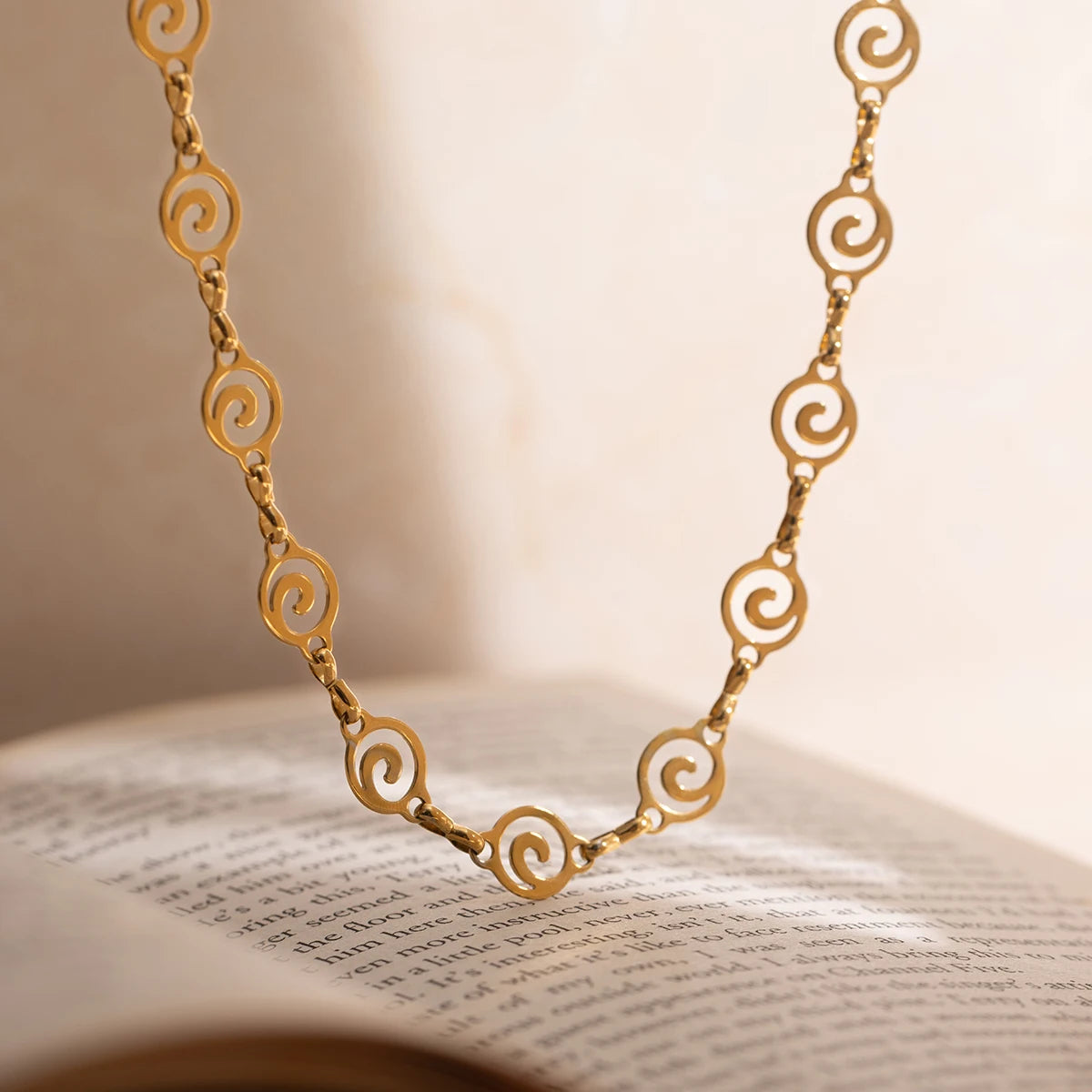 Gold Spiral Swirl Link Chain Necklace | 18K PVD Stainless Steel Statement Jewelry