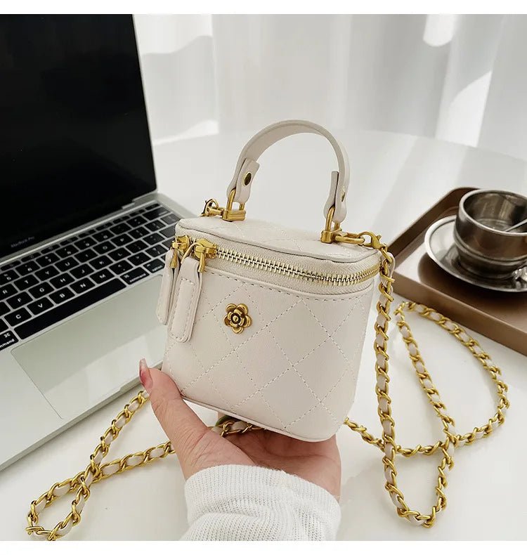 Small Shoulder Bucket Mini Bag Crossbody with Metal Chain – Trendy and Versatile Handbag