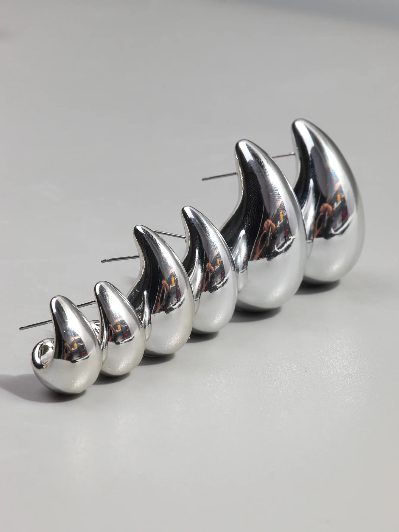 Bold Glow Chunky Hoop Earrings – Luxe Shine, Everyday Vibe