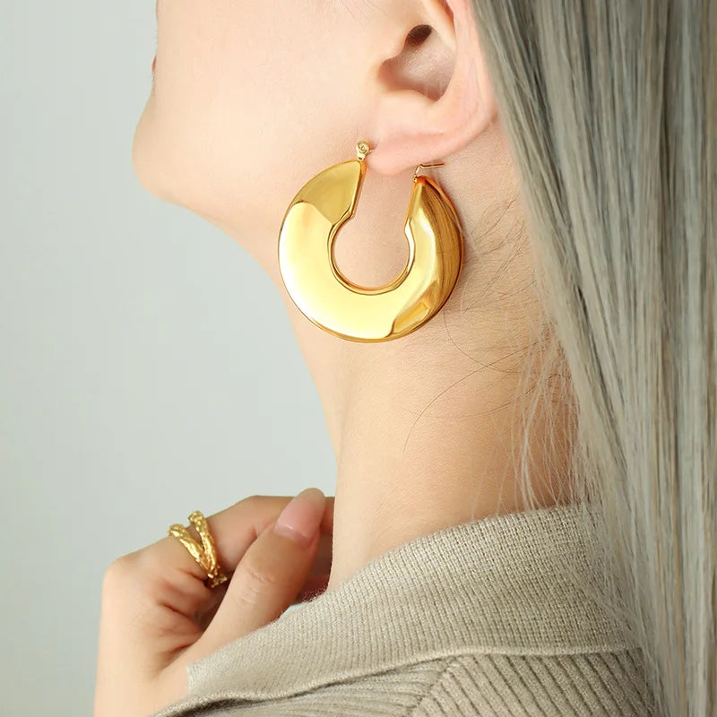 Sculpted Shine Chunky Hoops – Gold-Plated Classic