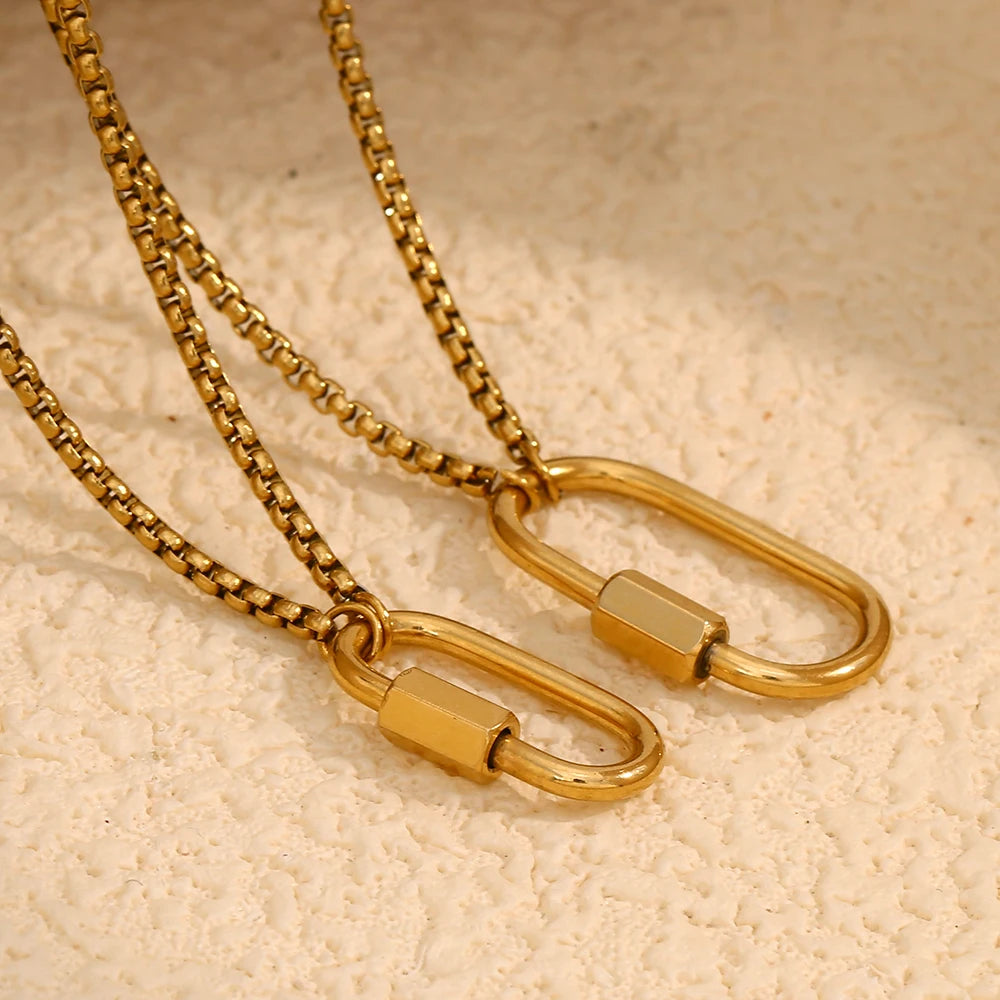 Carabiner Oval Pendant Box Chain Necklace | 18K PVD Gold Stainless Steel