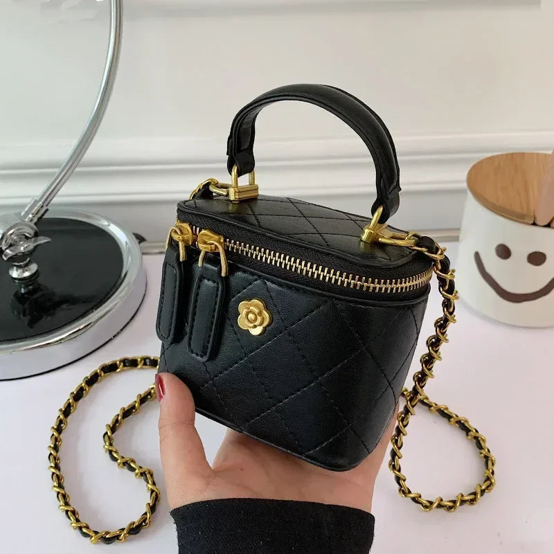 Small Shoulder Bucket Mini Bag Crossbody with Metal Chain – Trendy and Versatile Handbag