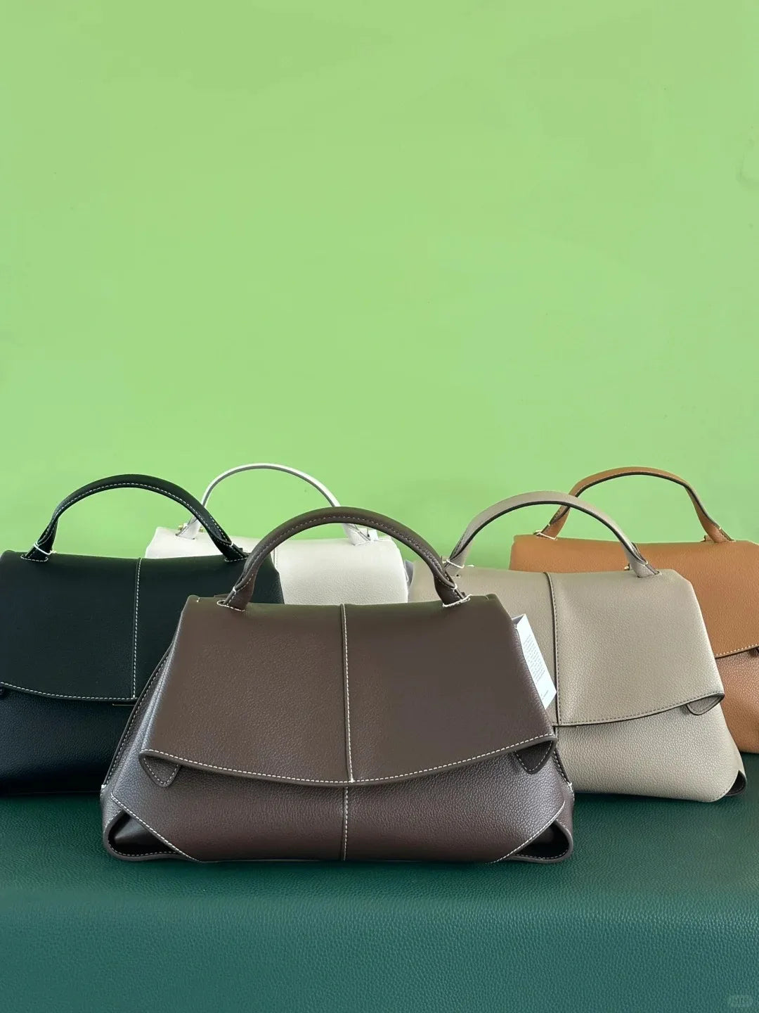 Structured Leather Handbag – Sleek. Chic. Made to Move.