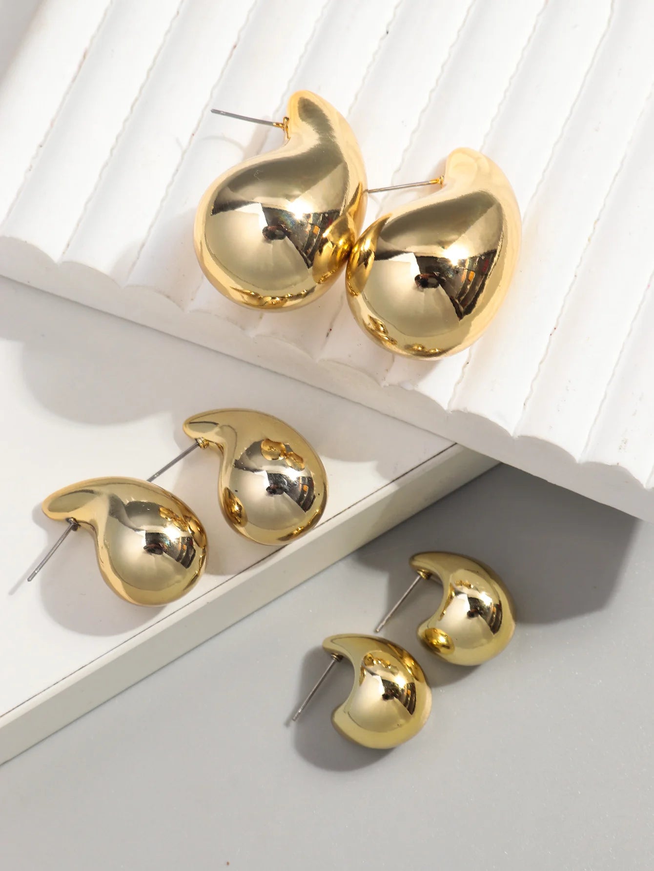 Bold Glow Chunky Hoop Earrings – Luxe Shine, Everyday Vibe