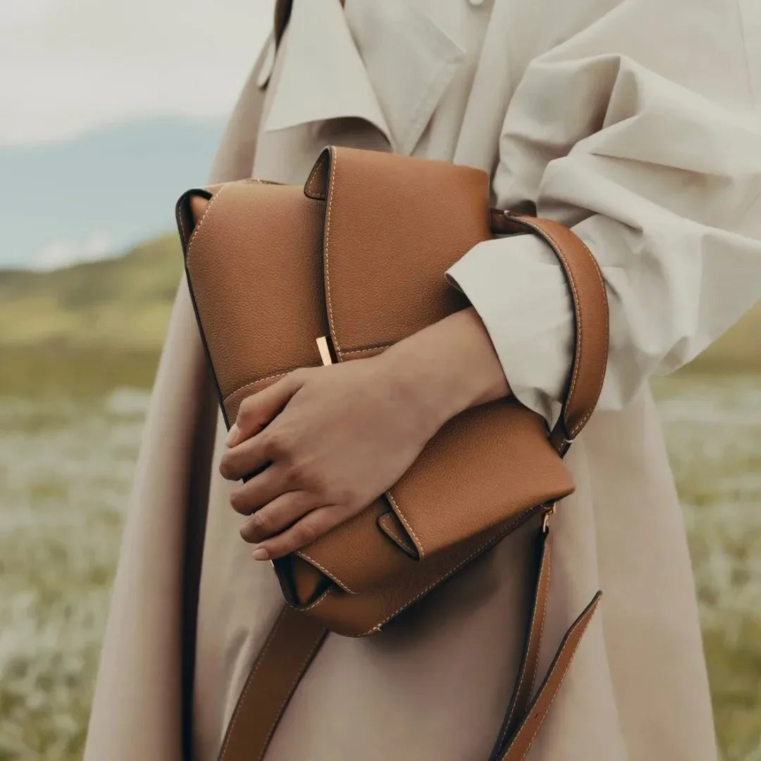 Structured Leather Handbag – Sleek. Chic. Made to Move.