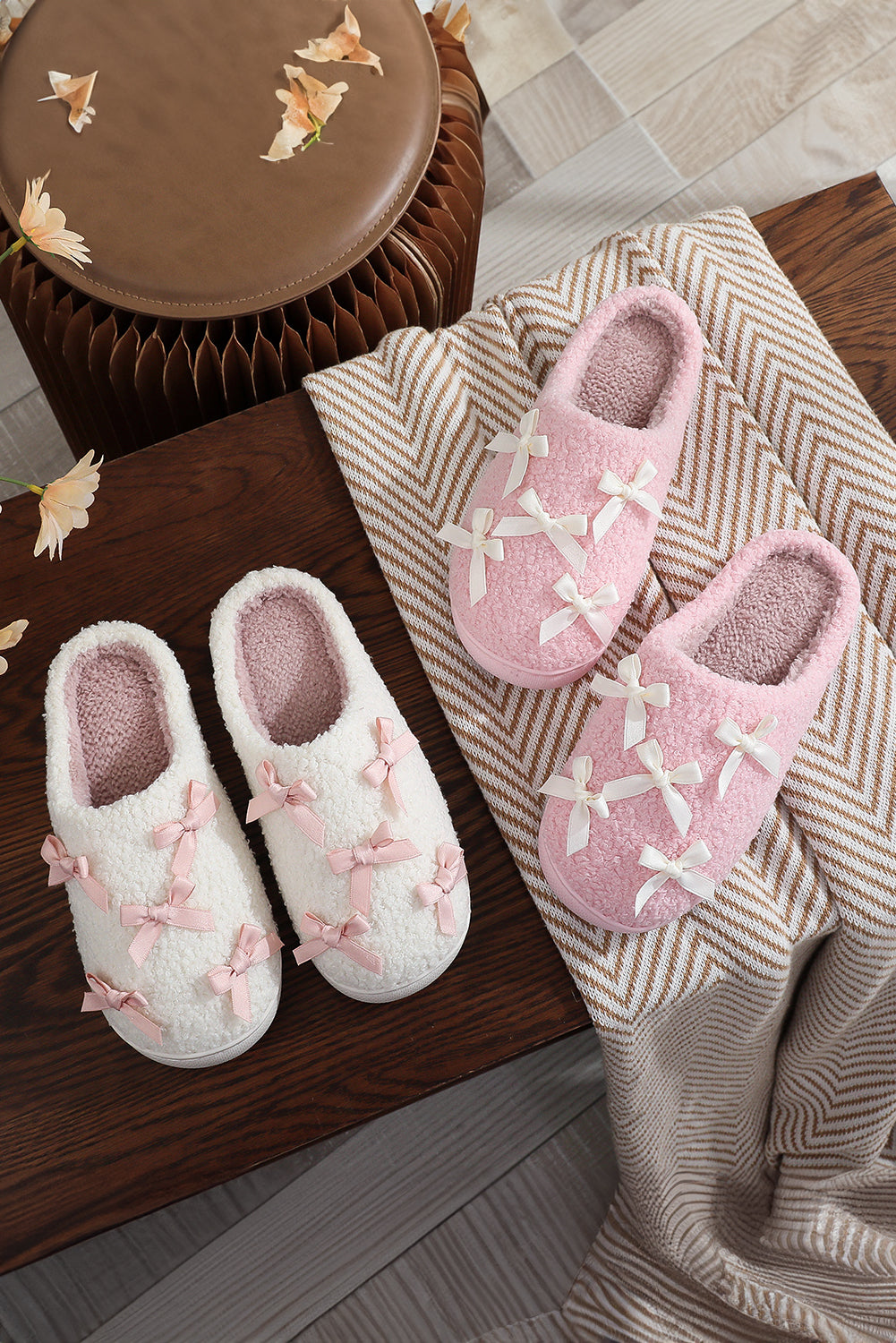 White Cute Bow Decor Plush House Slipper