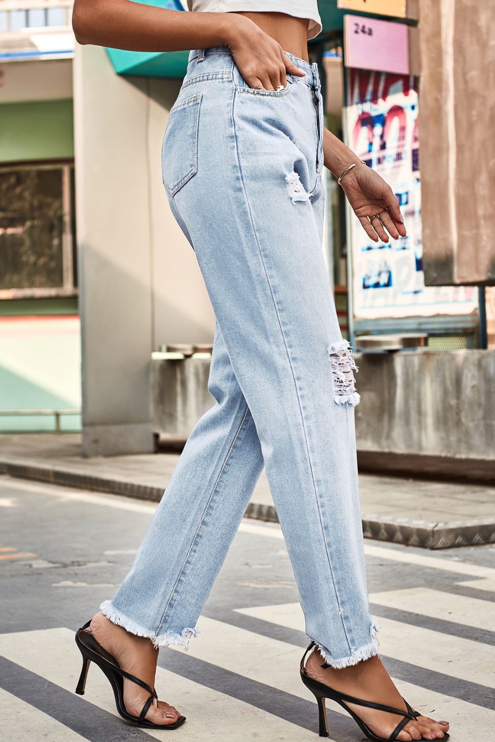 Distressed Buttoned Loose Fit Pants