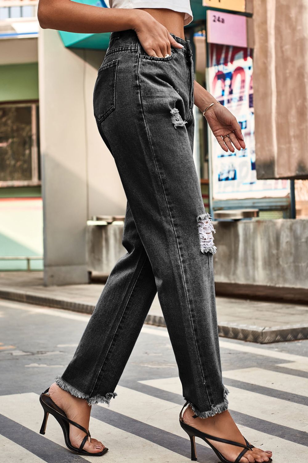 Distressed Buttoned Loose Fit Jeans Pants