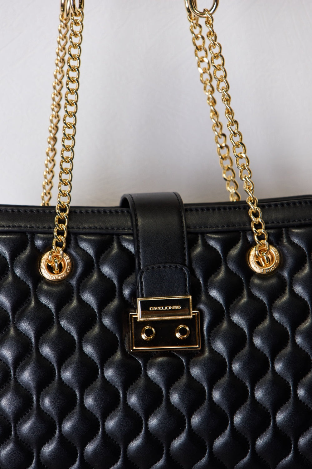 Quilted Chain Strap Shoulder Bag