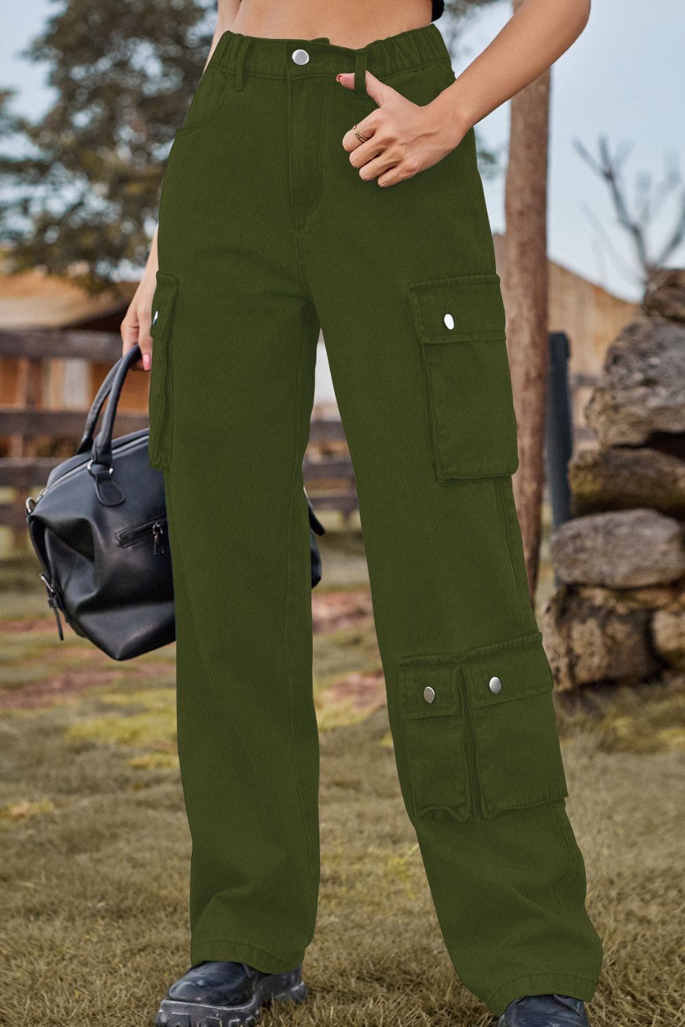 Loose Fit Wide Leg Cargo Pants