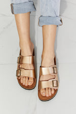 Load image into Gallery viewer, Double-Banded Slide Sandal in Gold
