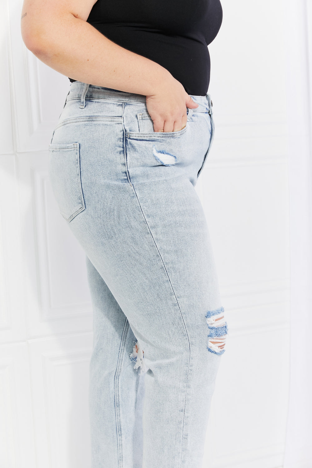 Distressed Cropped Jeans Pants
