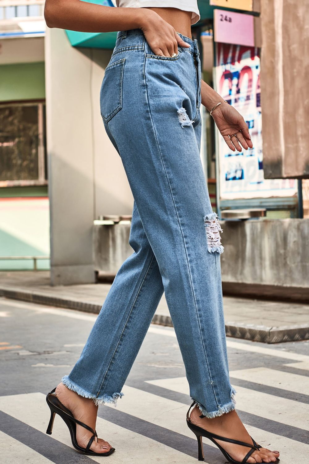 Distressed Buttoned Loose Fit Jeans Pants