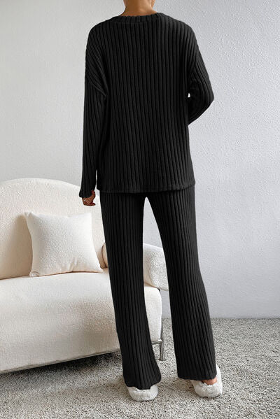 Ribbed V-Neck Lounge Set – Cozy Two-Piece Outfit for Everyday Comfort