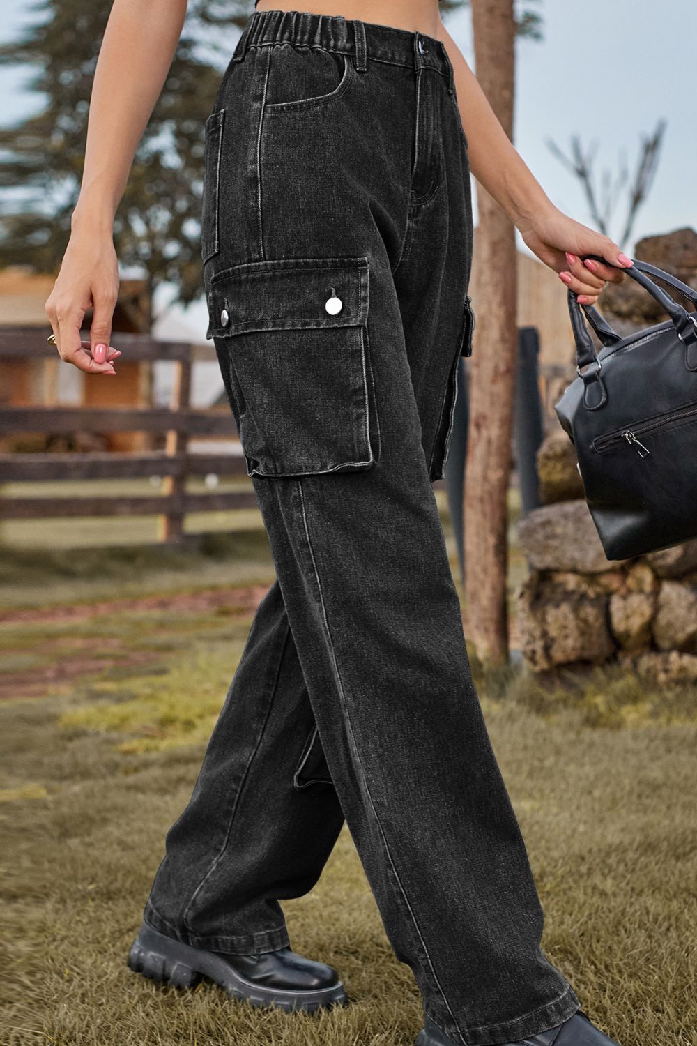 Loose Fit Wide Leg Cargo Pants