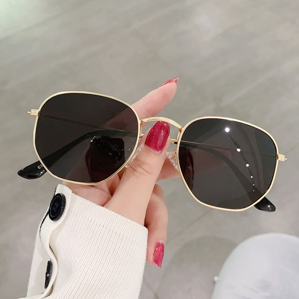 Hexagonal Metal Frame Sunglasses | Photochromic Lens | Gold & Black | The PM Edit